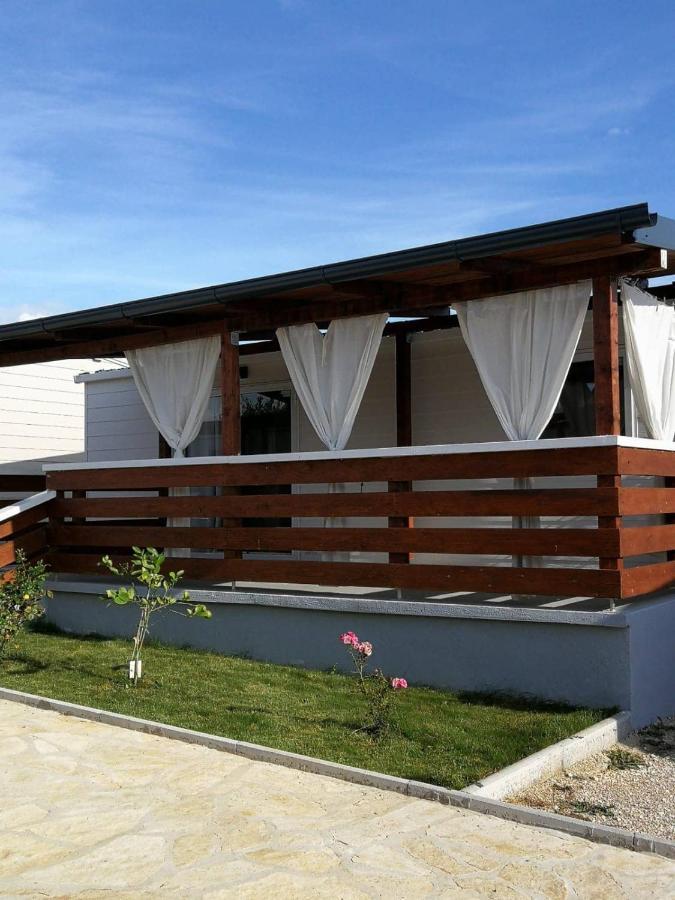 Mobile Homes Kamp Maslina, ビオグラード・ナ・モル エクステリア 写真