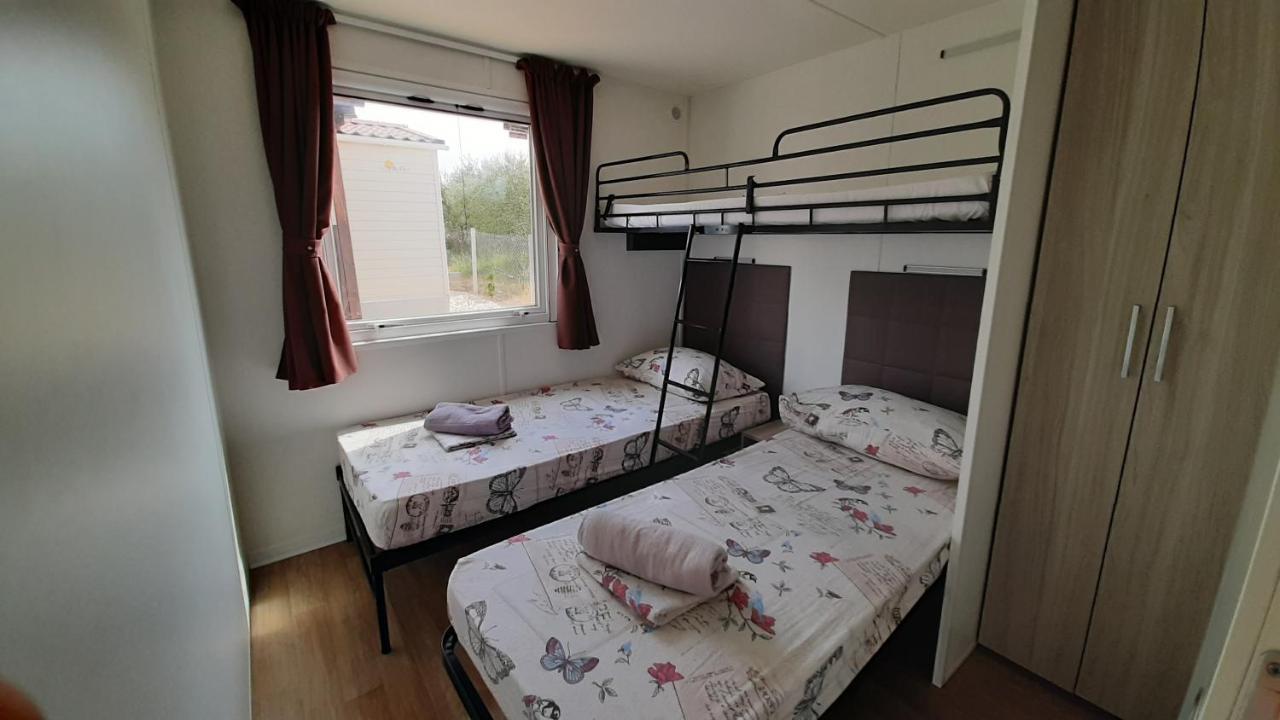 Mobile Homes Kamp Maslina, ビオグラード・ナ・モル エクステリア 写真