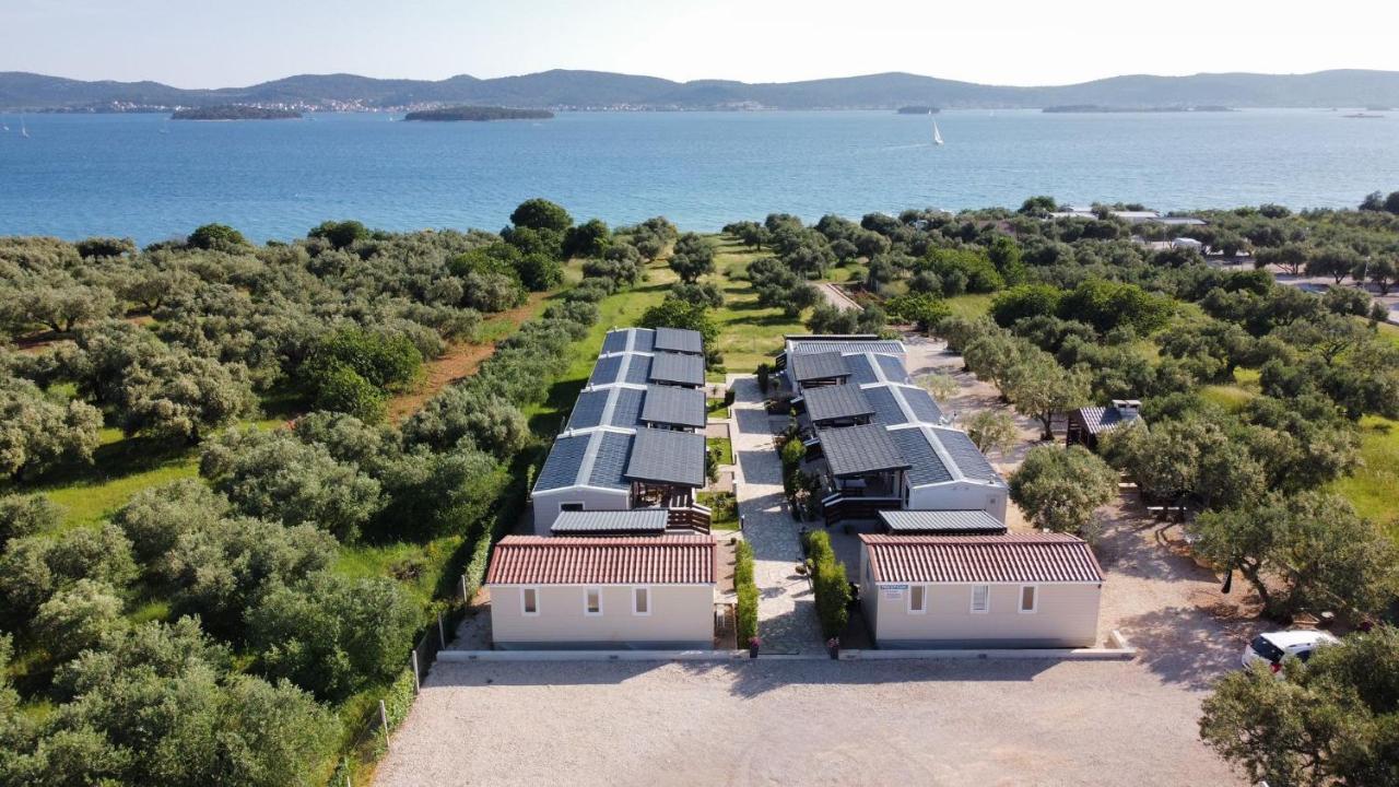 Mobile Homes Kamp Maslina, ビオグラード・ナ・モル エクステリア 写真
